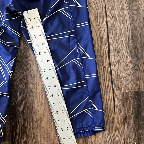 Oiselle KC Knickers Running Blue Print Zip Pocket Size 4 - Picture 7 of 8